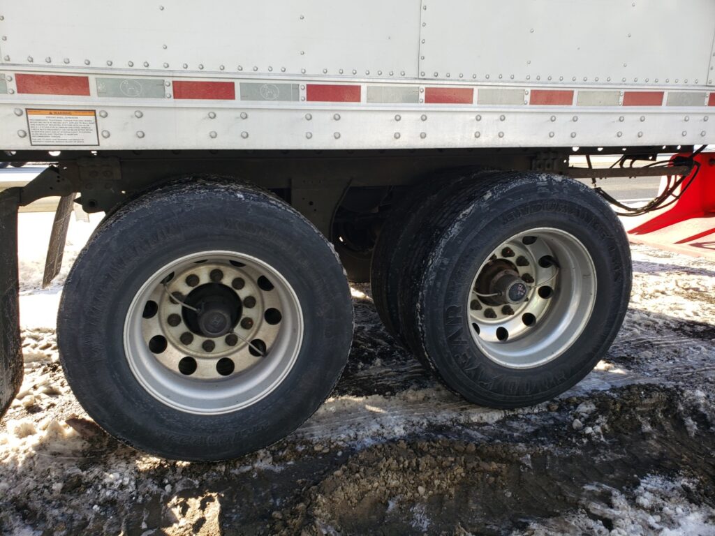 how many miles do semi truck tires last 