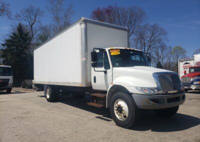 Delivery Box Truck with liftgate for sale