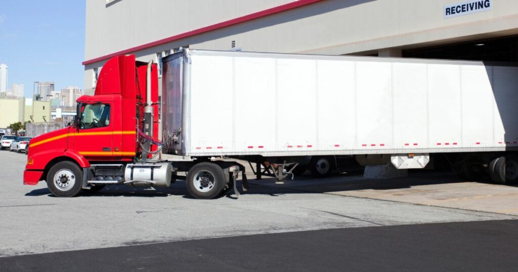 Apple Truck and Trailer - Our 53-foot storage trailers offer the ultimate flexibility in storage solutions.